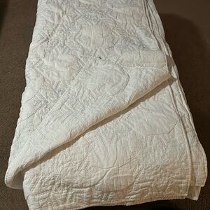 Pottery Barn King Quilt with 2 king shams. White with silver thread.